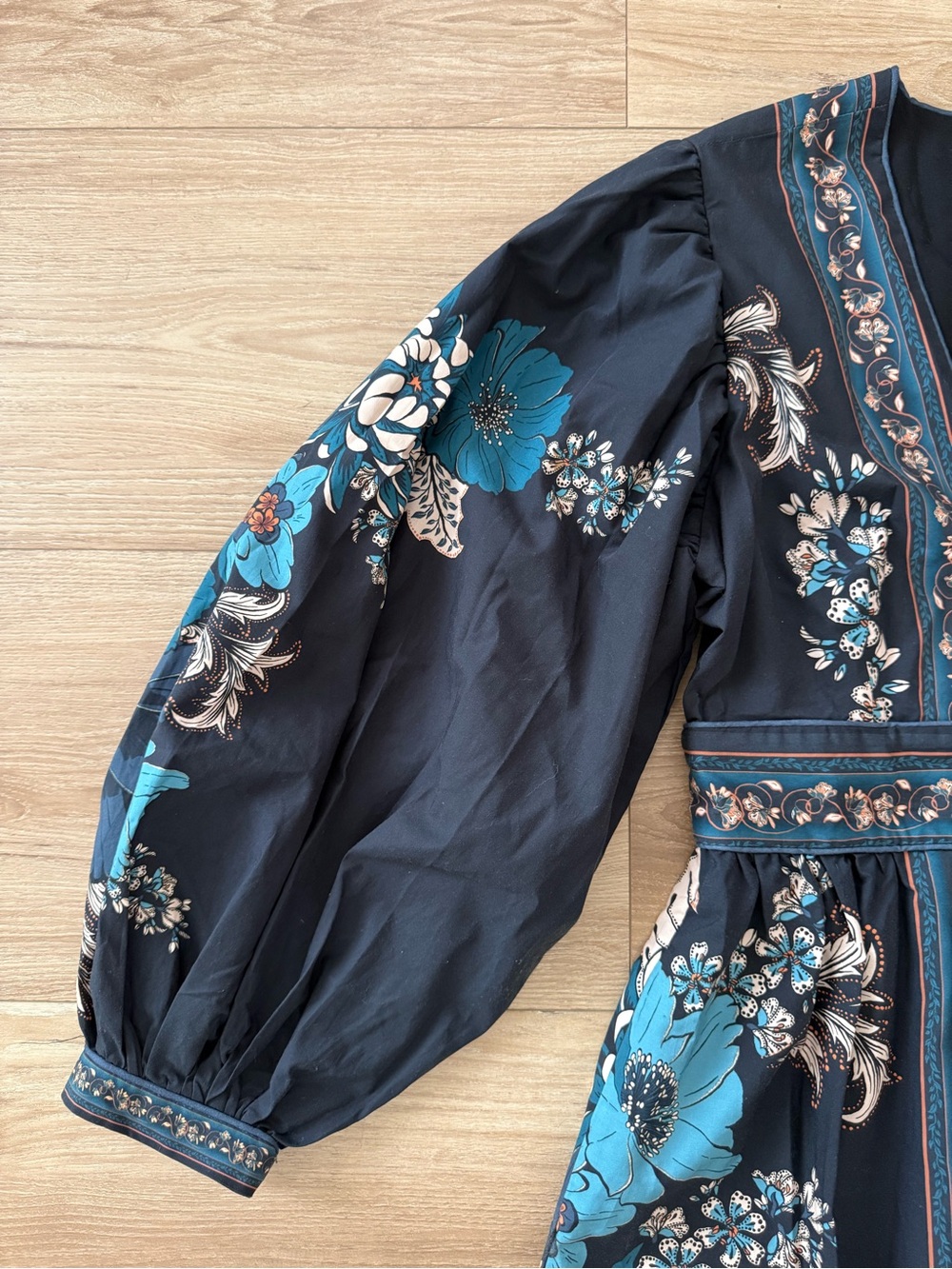 FARM RIO BLOSSOM TAPESTRY MIDI/MAXI DRESS MEDIUM - Picture 5 of 8